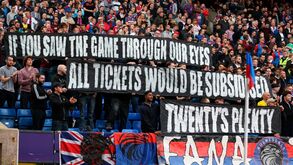 Adeptos do Crystal Palace pouco felizes em Selhurst Park