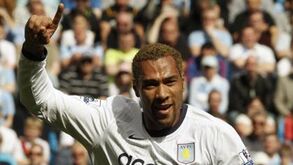 Ex-jogador John Carew condenado a 14 meses de prisão efetiva