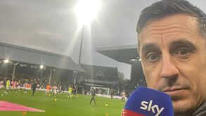 A provocação de Gary Neville meia hora antes de a entrevista de Ronaldo ser emitida 