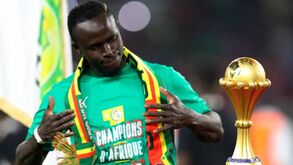 Estava tudo a correr tão bem... mas azar bateu à porta: Sadio Mané perde Mundial