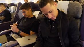 Draxler mostra que fala português e atira em viagem com o Benfica: «Não funciona, c...»