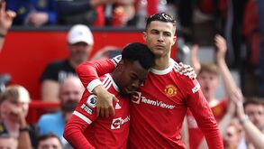 Elanga reage às palavras de Ronaldo: «Os jovens do Man. United ouvem, mas consigo entender...»