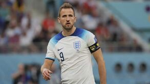 Harry Kane usa braçadeira 'não à discriminação' da FIFA no Inglaterra-Irão