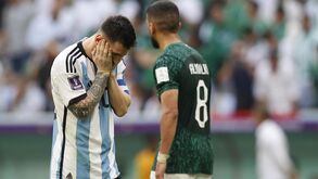 Da desilusão de Messi à euforia nas bancadas: as melhores imagens do Argentina-Arábia Saudita