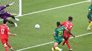 A crónica do Suíça-Camarões, 1-0: Relógio andou com pilhas novas