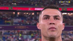 Grande emoção: Cristiano Ronaldo à beira das lágrimas ao cantar o hino