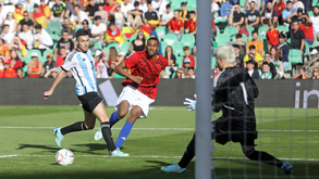 França bate Argentina e junta-se à Espanha na final do Mundial de streamers em Sevilha
