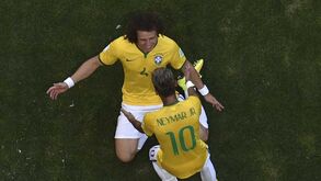 David Luiz sai em defesa de Neymar: «Quem torce contra ti não é brasileiro de verdade»