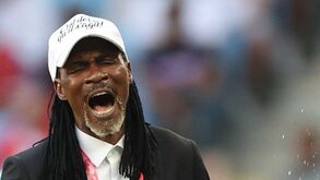 Song e o afastamento de Onana: «Quando não te encaixas nos critérios de disciplina...»