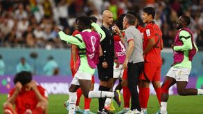 De dedo em riste: Paulo Bento de cabeça perdida no final do Coreia do Sul-Gana