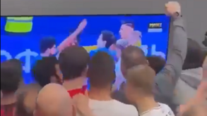 Surreal: jogadores do Spartak celebram como um golo... murro dado a futebolista do Zenit