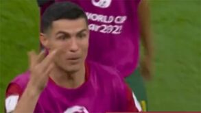 Ronaldo diz que tocou na bola no lance do primeiro golo: o gesto curioso de CR7 a explicar o lance