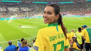 Joana Sanz de olhos apontados a Dani Alves 