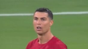 Argentinos mostram momento em que Ronaldo se terá apercebido que golo tinha sido atribuído a Bruno Fernandes