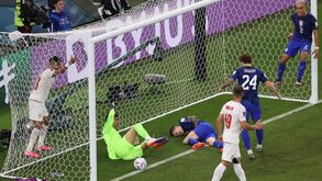 Pulisic lesionou-se no golo da vitória dos Estados Unidos mas fez a festa... numa cama de hospital