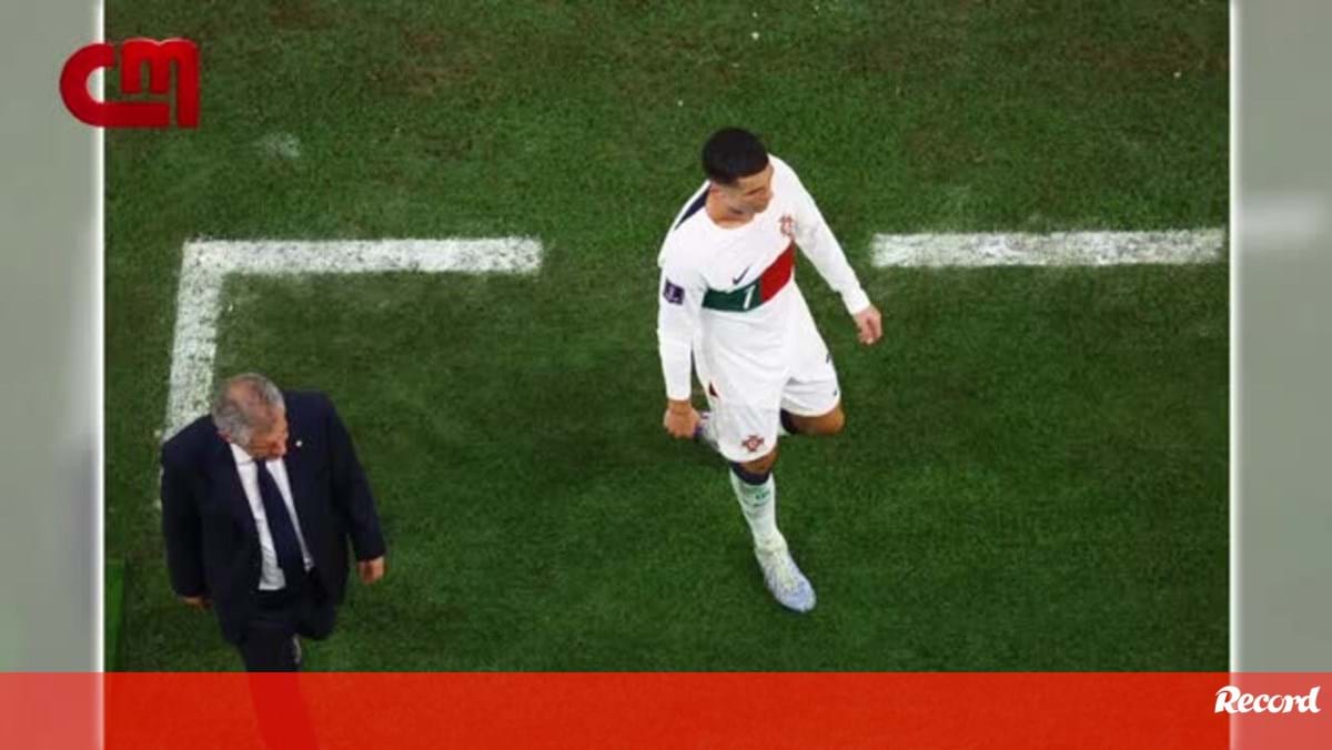 Tão natural como a sua sede: Ronaldo bate recorde de jogador com mais  internacionalizações, bisa… e chega a outro recorde – Observador