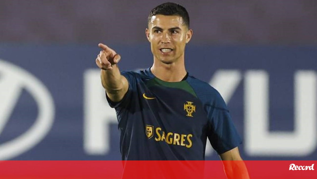 Não será neste momento Cristiano Ronaldo o melhor jogador do Mundo? -  Escrevem os Leitores - Jornal Record