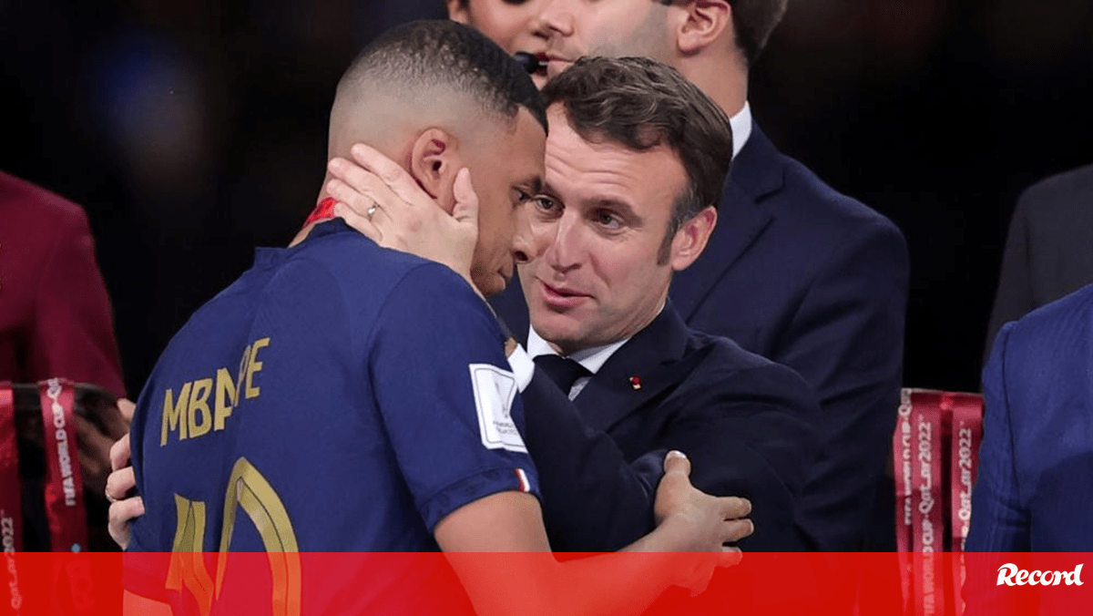 Emmanuel Macron : « Ils nous ont fait rêver » – France