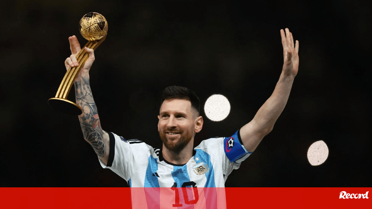 Messi tem um tamanho incompreensível pro futebol! #tiktokesportes #Mes