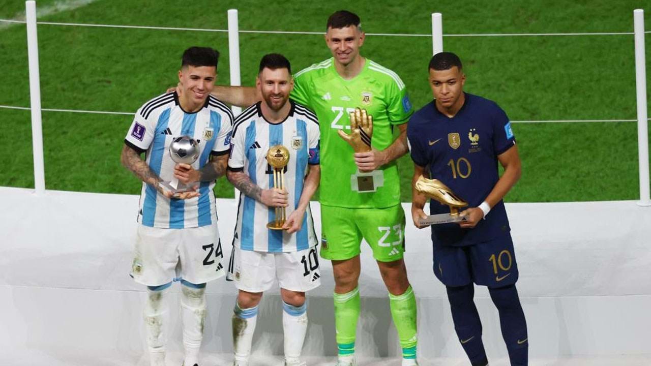 Messi é eleito melhor jogador de 2022 por jornal britânico