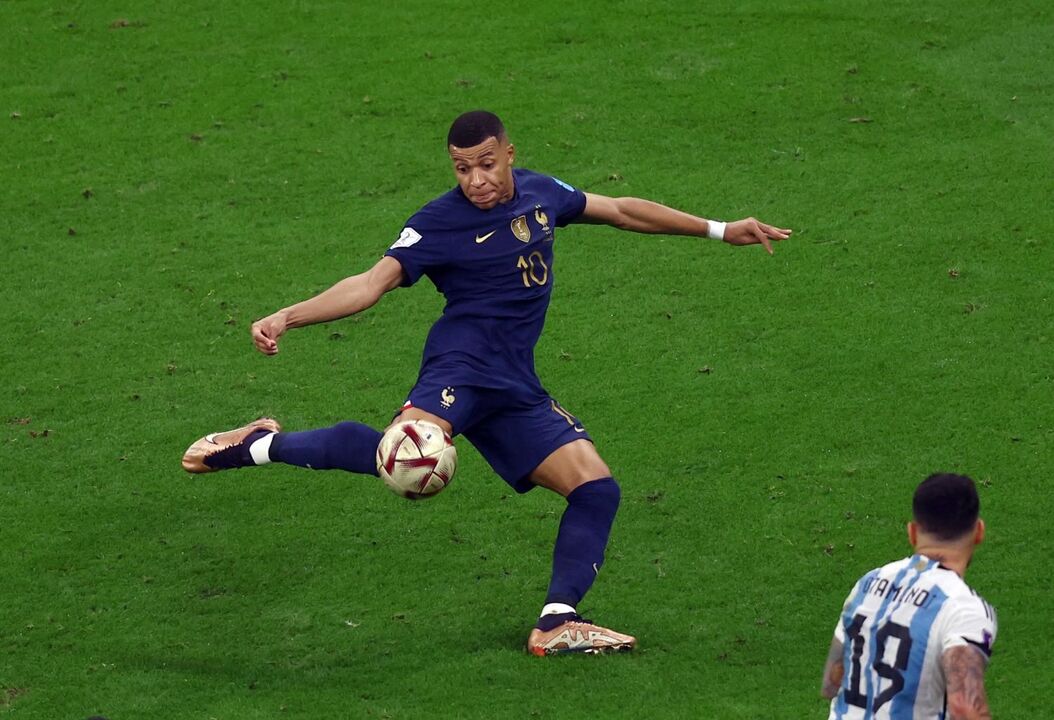 Mbappé (França), 160 milhões