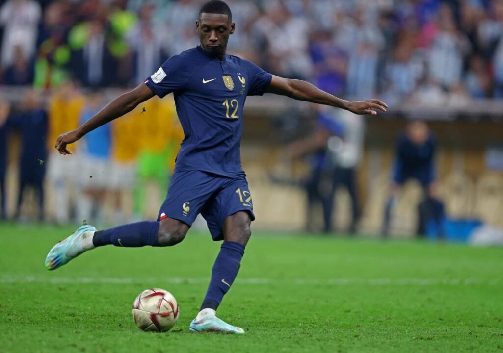 13 - Randal Kolo Muani (França/Eintracht Frankfurt): passou de 30 para 37 milhões de euros