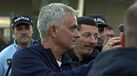 José Mourinho em silêncio na chegada ao Algarve