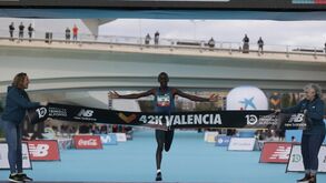 Kiptum vence em Valência e passa a terceiro mais rápido de sempre na maratona