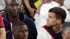 Nuno Mendes e Danilo Pereira deixam concentração da Seleção e voltam para Paris