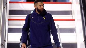 O toque na porta do quarto e o silêncio de Deschamps: como Benzema foi 'empurrado' da seleção francesa