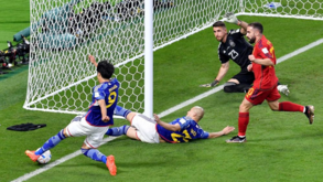 Golo de Tanaka à Espanha validado pelo VAR deixa dúvidas