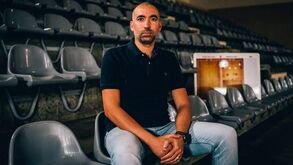 O que fazem Daniel Alves e Fàbregas no livro de Joel Rocha? 