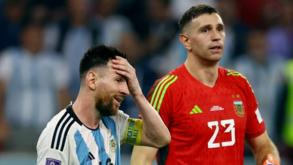 Emiliano Martínez: «Temos de ajudar o Messi»