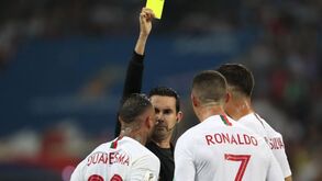 Polémico e destemido: árbitro do Portugal-Suíça já sentiu a fúria de Cristiano Ronaldo