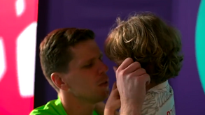 O momento de ternura entre Szczesny e o filho após eliminação da Polónia no Mundial'2022
