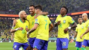 A crónica do Brasil-Coreia do Sul, 4-1: Do sambódromo até aos 'quartos'