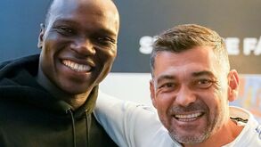 Aboubakar esteve no Olival em dia de 'reencontros especiais' no FC Porto