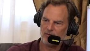 Ronald de Boer e a utilização de Ronaldo no jogo com a Suíça: «Eu deixava-o no banco»