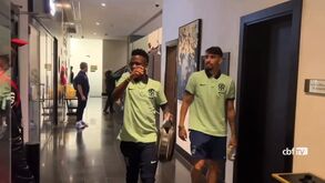 Até a mascote não resistiu à dança: a festa dos jogadores brasileiros no hotel após goleada à Coreia do Sul