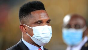 Samuel Eto'o pede desculpas após agressão a youtuber: «Lamento ter perdido o sangue frio»