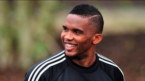 Ele até costuma ser simpático: Samuel Eto'o explodiu e pediu perdão