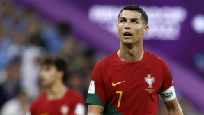 Tem sido arrasado mas há quem o defenda com unhas e dentes: Ronaldo não está sozinho