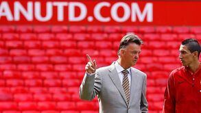 Dos ataques ao beijo: O triângulo Di María, Van Gaal e Depay em três capítulos 