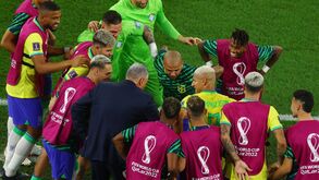Roy Keane não se cala e volta a visar Tite: «Esqueçam as táticas, ensinem os treinadores a dançar»