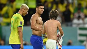 Modric e Casemiro: uma amizade de anos que se vê até na troca de camisolas... ao intervalo