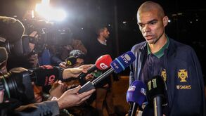 Pepe na chegada a Lisboa: «Ronaldo está bem. É a nossa bandeira»