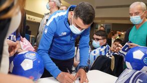 Sérgio Conceição, Fábio Cardoso e Taremi visitaram o Centro de Reabilitação do Norte