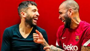 Daniel Alves 'atira-se' aos entendidos do futebol: Lateral fez de tudo para estar no Qatar