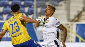 Estoril-Famalicão, 0-1: fez-se jogo-treino em competição