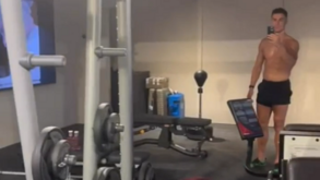 Cristiano Ronaldo desvenda o (completo) ginásio caseiro e o cantor português que ouve nos treinos